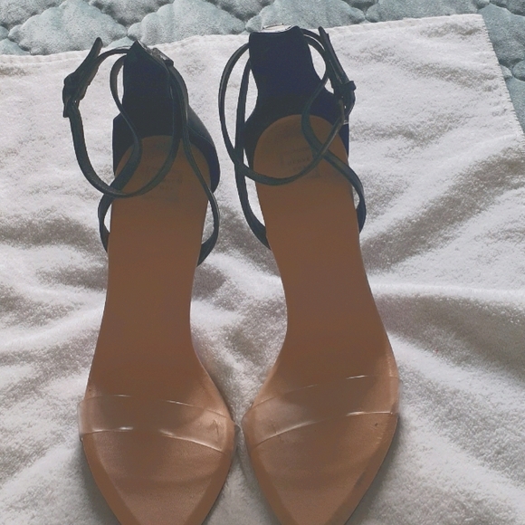 Shoes - Picture 4 of 7